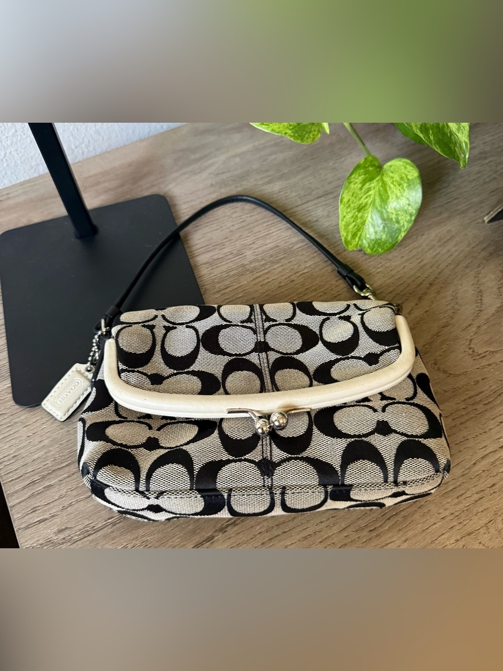Vintage Coach Black Signature C Jacquard Kisslock Flap Shoulder Bag/Wristlet